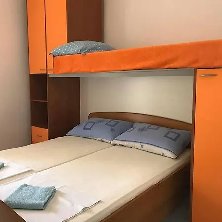 Apartament With A Parking Space Pirovac, Sibenik - 13977 *