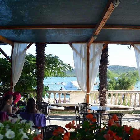 With A Parking Space Pirovac, Sibenik - 13977 皮罗瓦茨