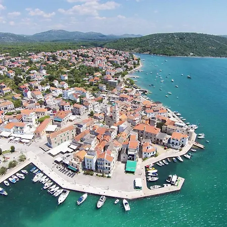 With A Parking Space Pirovac, Sibenik - 13977 * 皮罗瓦茨