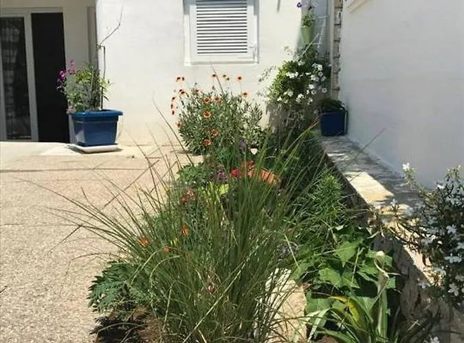 Apartment With A Parking Space Pirovac, Sibenik - 13977 *