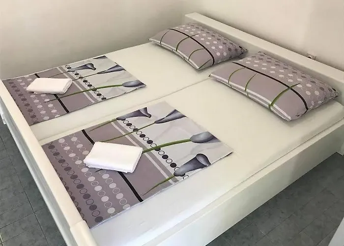 With A Parking Space Pirovac, Sibenik - 13977 * Pirovac