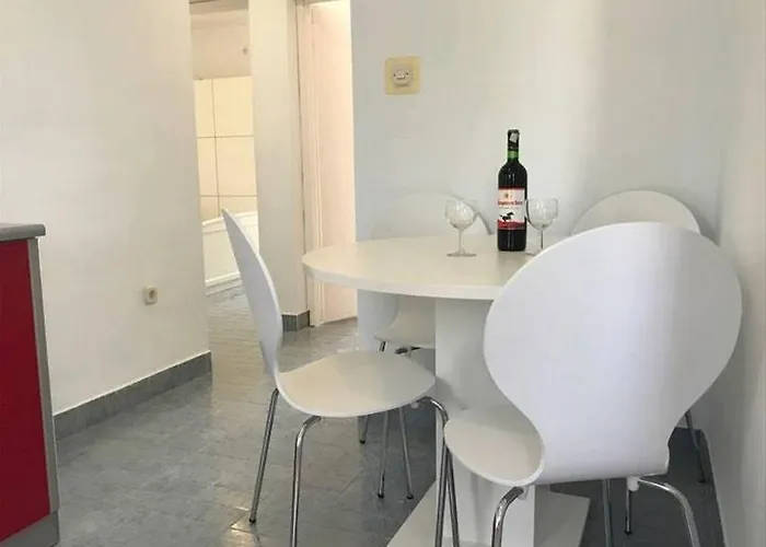 With A Parking Space Pirovac, Sibenik - 13977 アパート ピロヴァッツ